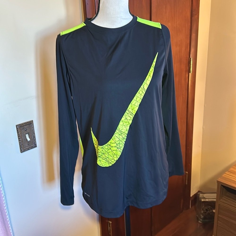 Nike long sleeve shirt size xl